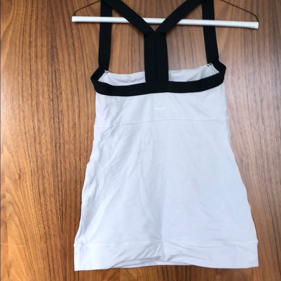 Beyond Yoga White & Black Strap Top - Picture 2 of 2